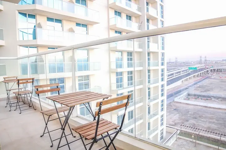 Дубай: 2 Bedroom Apartment- Azizi Plaza