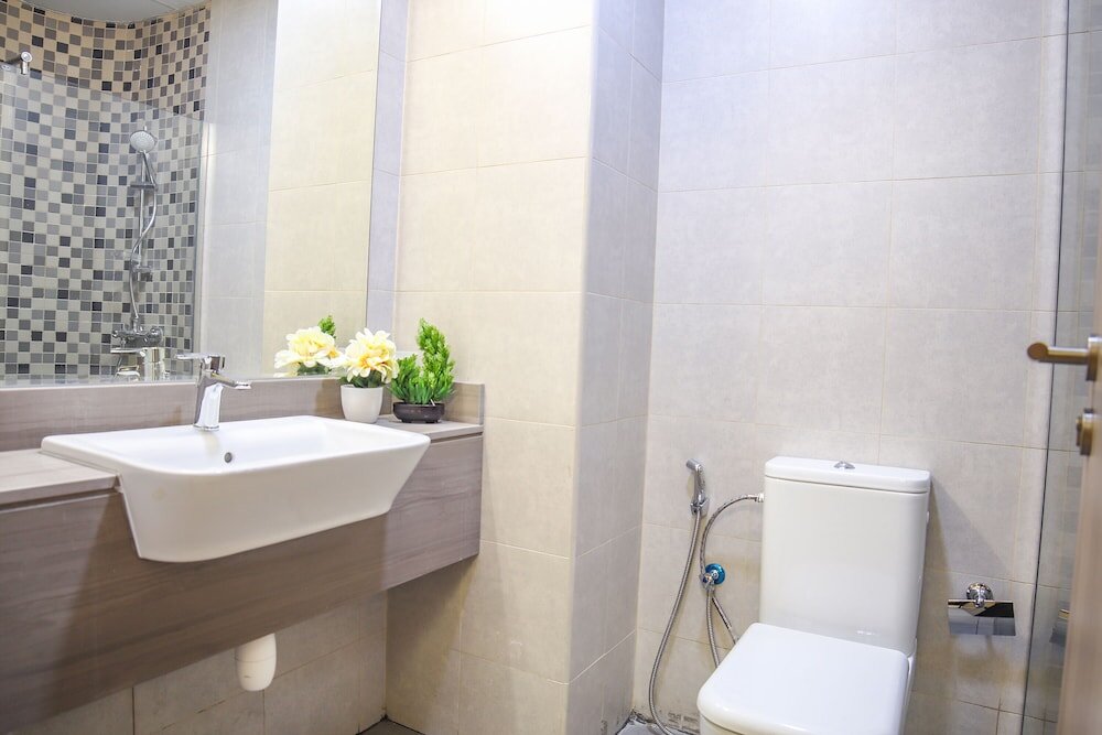 Дубай: 2 Bedroom Apartment- Azizi Plaza
