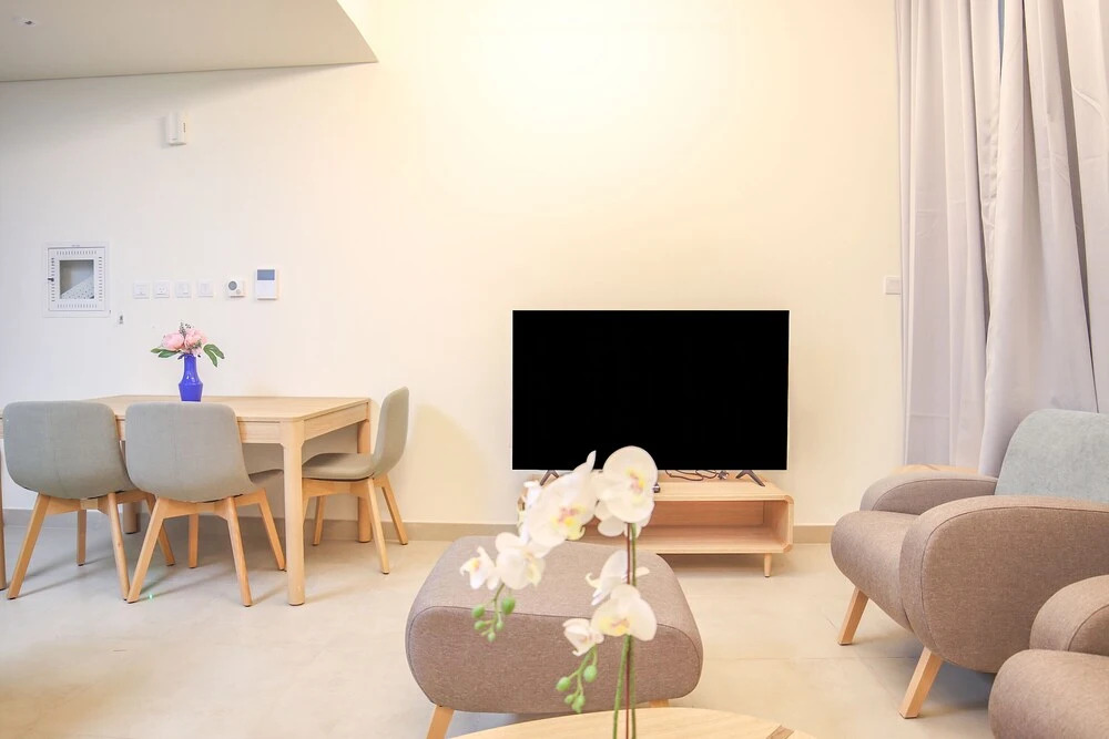 Дубай: 2 Bedroom Apartment- Azizi Plaza