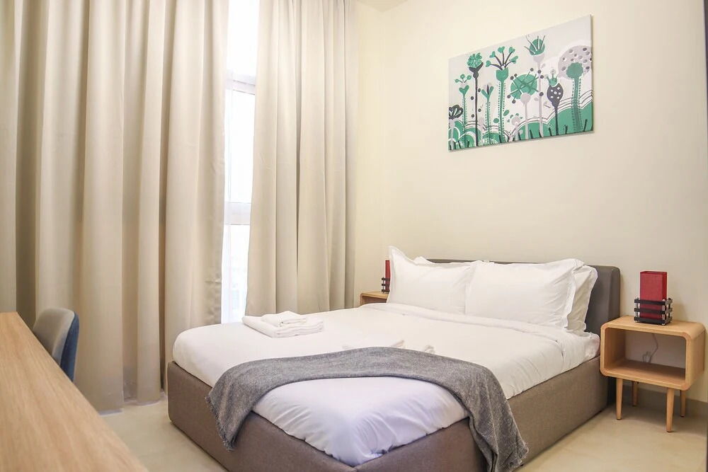 Дубай: 2 Bedroom Apartment- Azizi Plaza