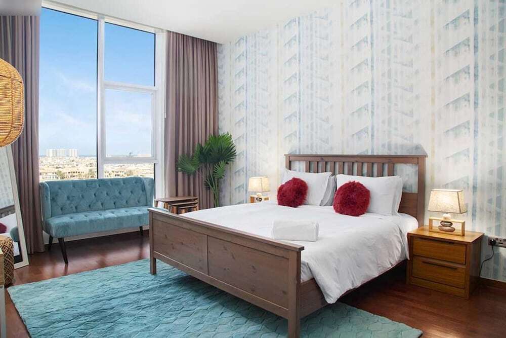 Дубай: Lux 1 BR Pvt Beach Palm by Bnbme Homes
