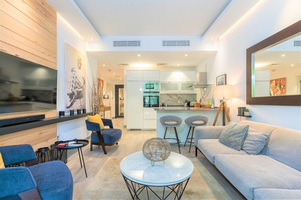 Дубай: Stunning 2bedroom in Dubai Downtown