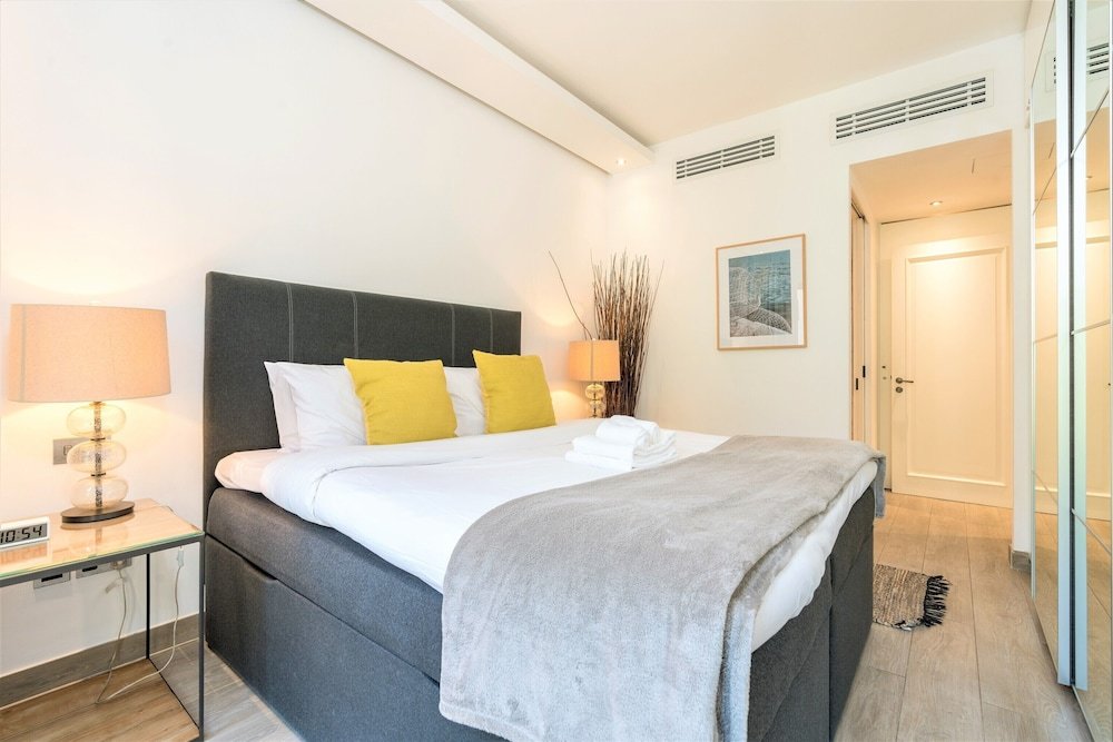 Дубай: Stunning 2bedroom in Dubai Downtown
