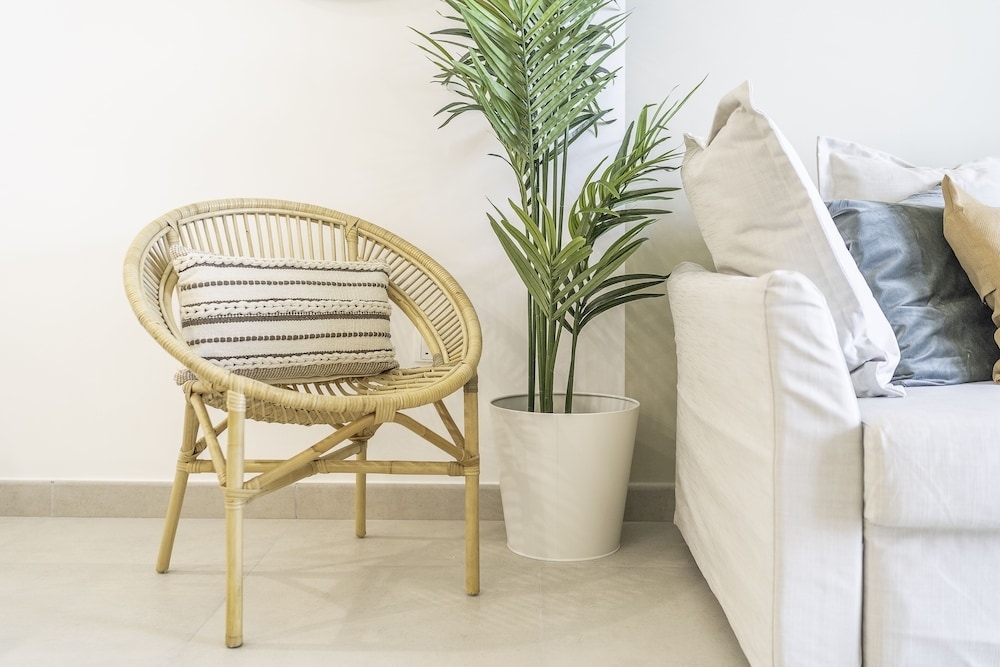 Дубай: Monty - Beach Life Boho 1BR with Burj Al Arab View