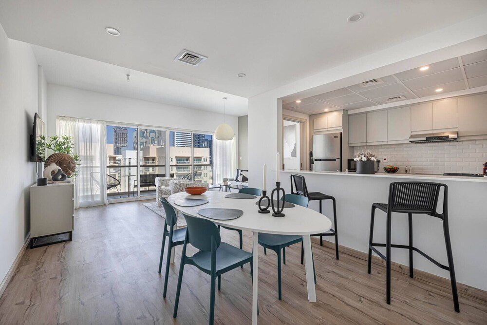 Дубай: New Fully Upgraded - Central Located - Fits 6