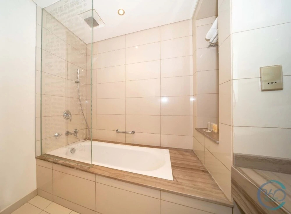 Дубай: Business Bay Paramount Towers 1BR