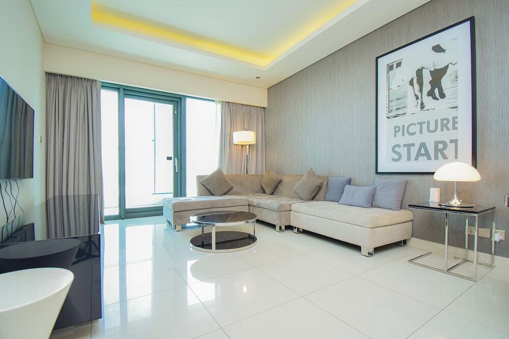 Дубай: Business Bay Paramount Towers 1BR