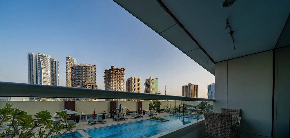Дубай: KOHH – Studio in DAMAC Maison Canal Views