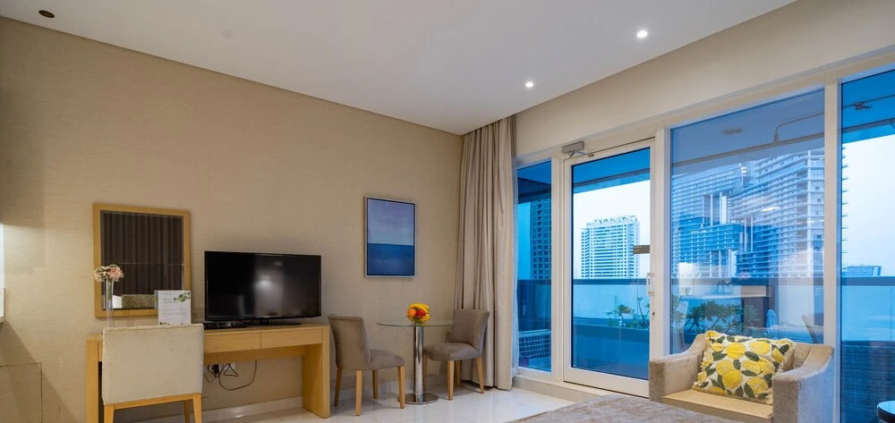 Дубай: KOHH – Studio in DAMAC Maison Canal Views