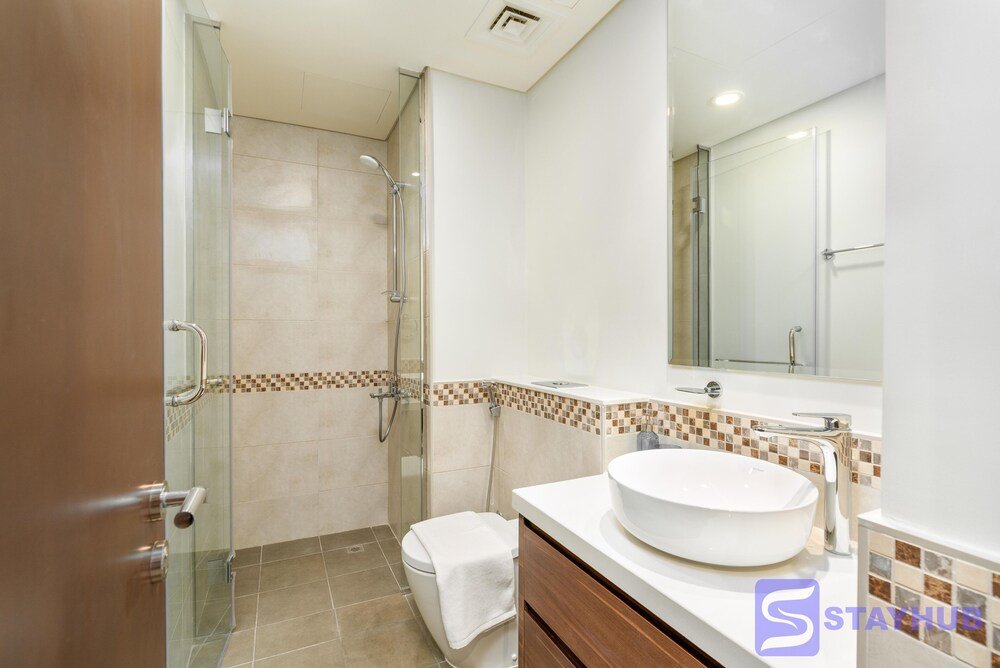 Дубай: Stunning 1BR Apt in Business Bay