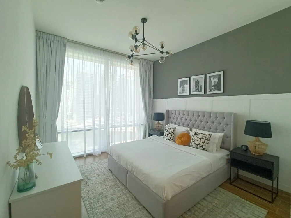 Дубай: Whitesage - Fabulous Canal Views from This Waterfront Luxe Apt