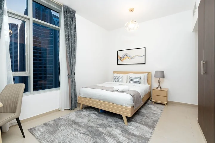 Дубай: Whitesage - Sophisticated and Homey apartment Near to Metro