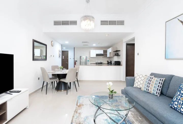 Дубай: Whitesage - Sophisticated and Homey apartment Near to Metro