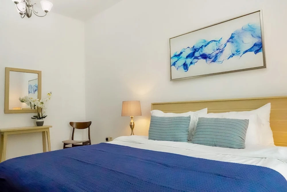 Дубай: Whitesage - Sophisticated and Homey apartment Near to Metro