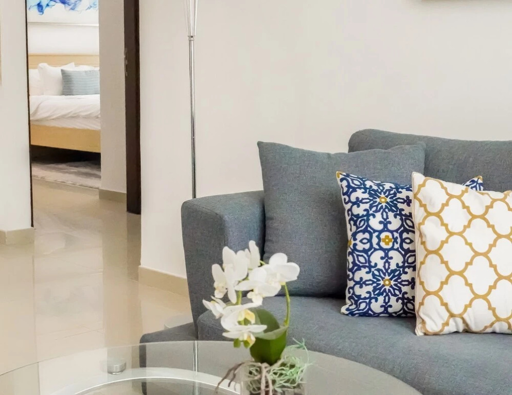 Дубай: Whitesage - Sophisticated and Homey apartment Near to Metro