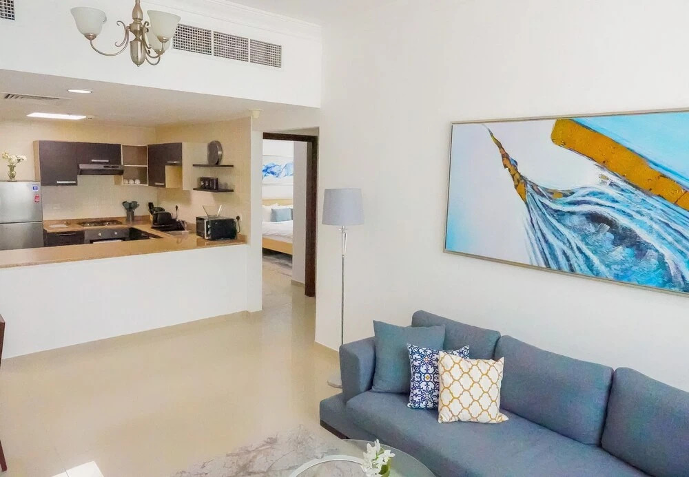 Дубай: Whitesage - Sophisticated and Homey apartment Near to Metro