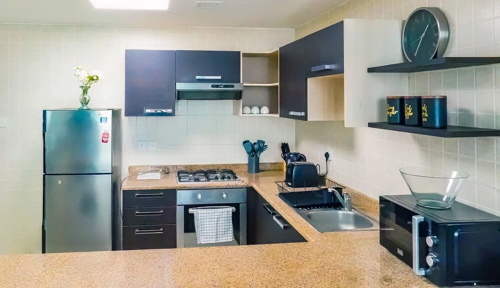 Дубай: Whitesage - Sophisticated and Homey apartment Near to Metro