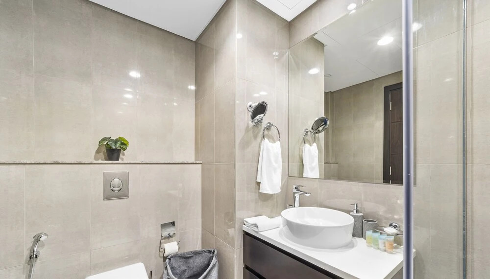 Дубай: WelHome - Chic Apartment in Liveliest Area in Business Bay