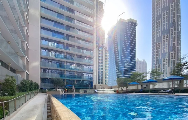 Дубай: WelHome - Chic Apartment in Liveliest Area in Business Bay