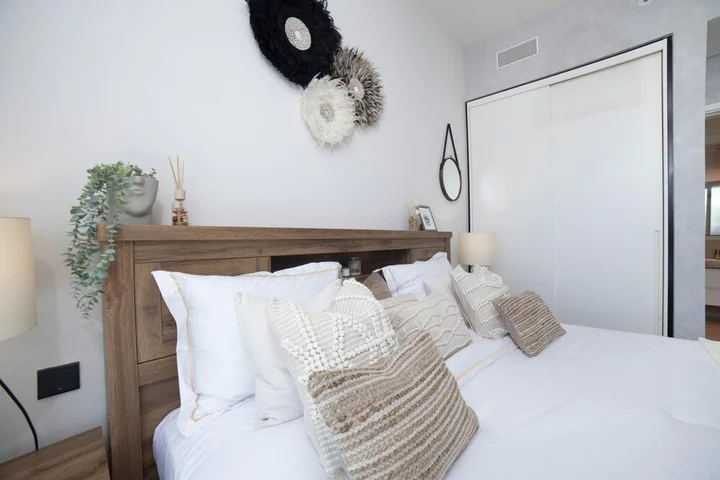 Дубай: Modern Boho 1BR Sleeps4 Balcony Pool Gym Dxbhills