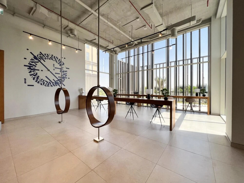 Дубай: Modern Boho 1BR Sleeps4 Balcony Pool Gym Dxbhills
