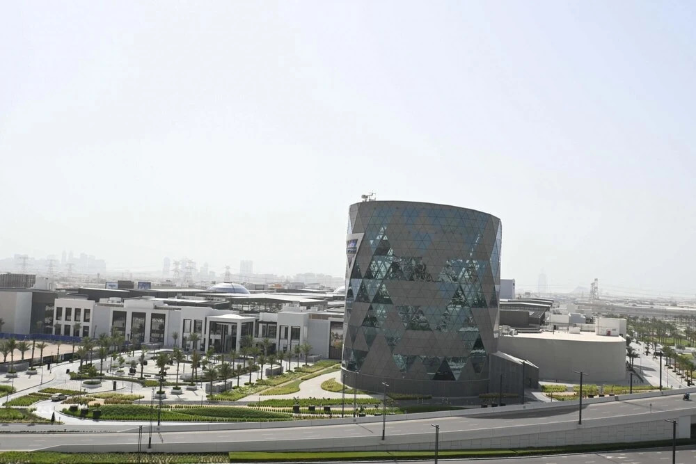 Дубай: Modern Boho 1BR Sleeps4 Balcony Pool Gym Dxbhills