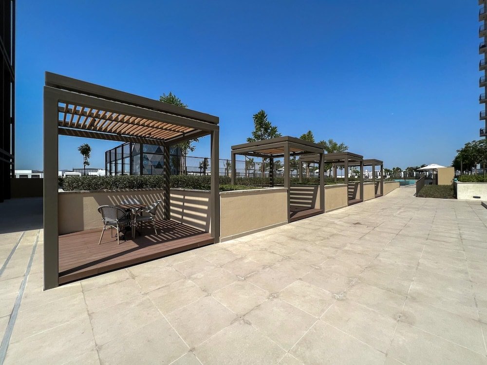 Дубай: Modern Boho 1BR Sleeps4 Balcony Pool Gym Dxbhills