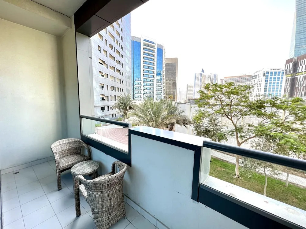 Дубай: SuperHost - Apartment With Stunning Pool View in Business Bay