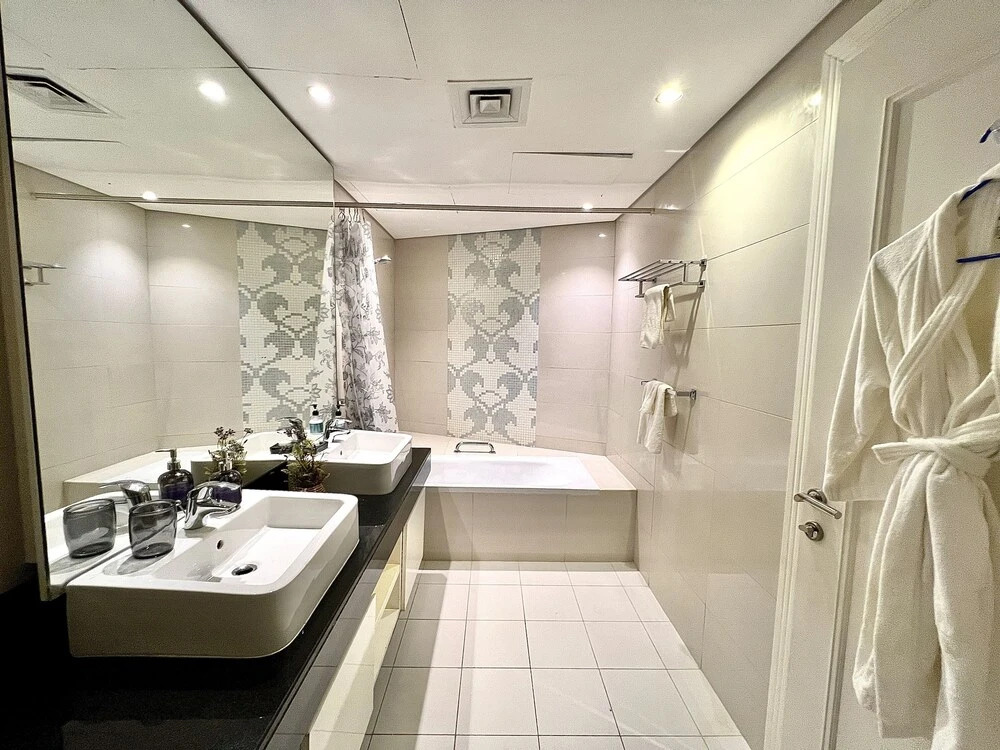 Дубай: SuperHost - Apartment With Stunning Pool View in Business Bay