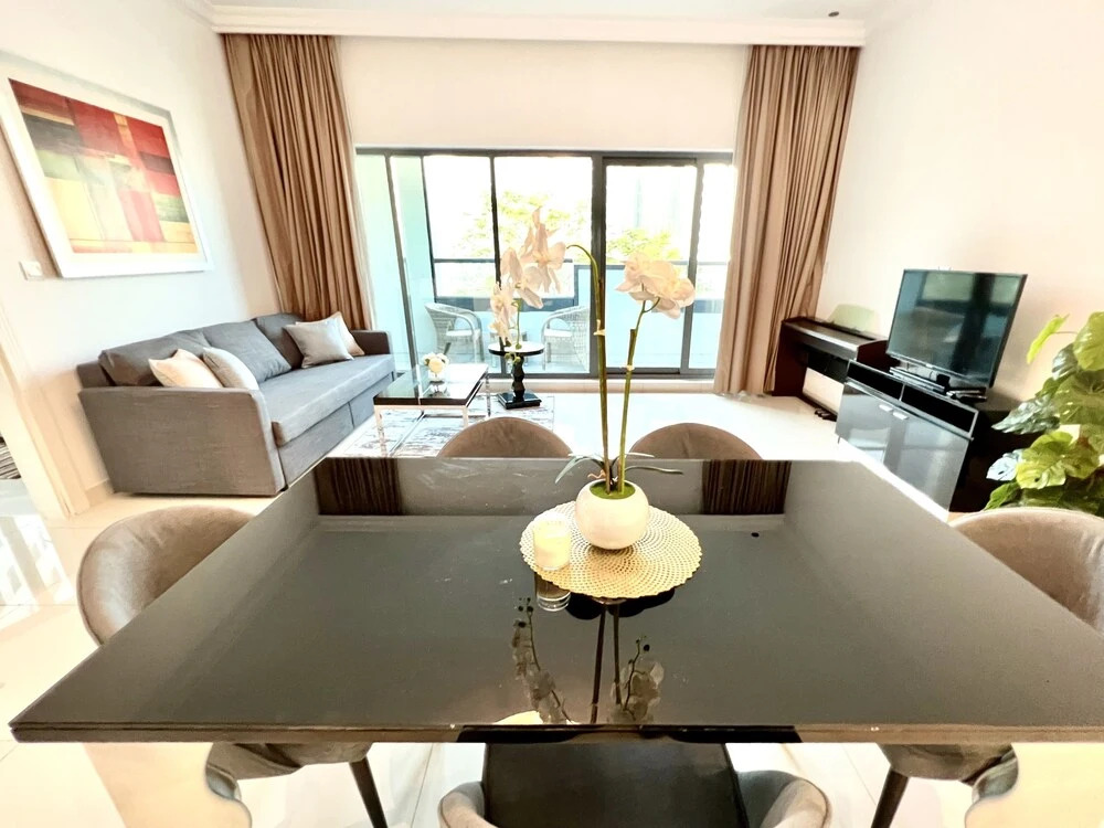 Дубай: SuperHost - Apartment With Stunning Pool View in Business Bay