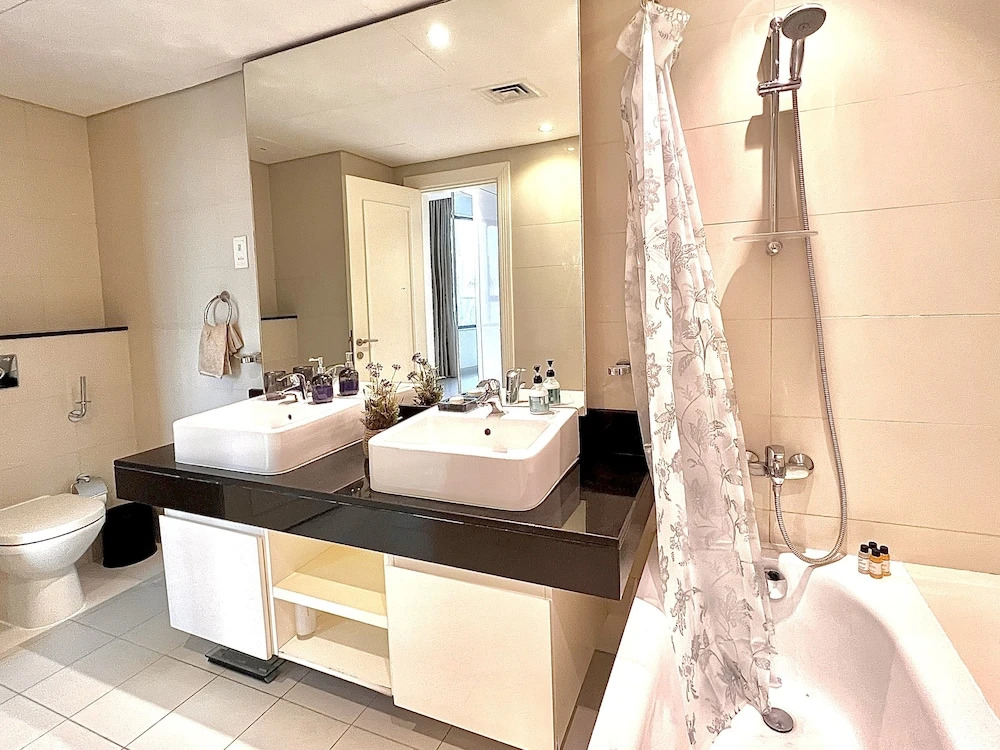 Дубай: SuperHost - Apartment With Stunning Pool View in Business Bay