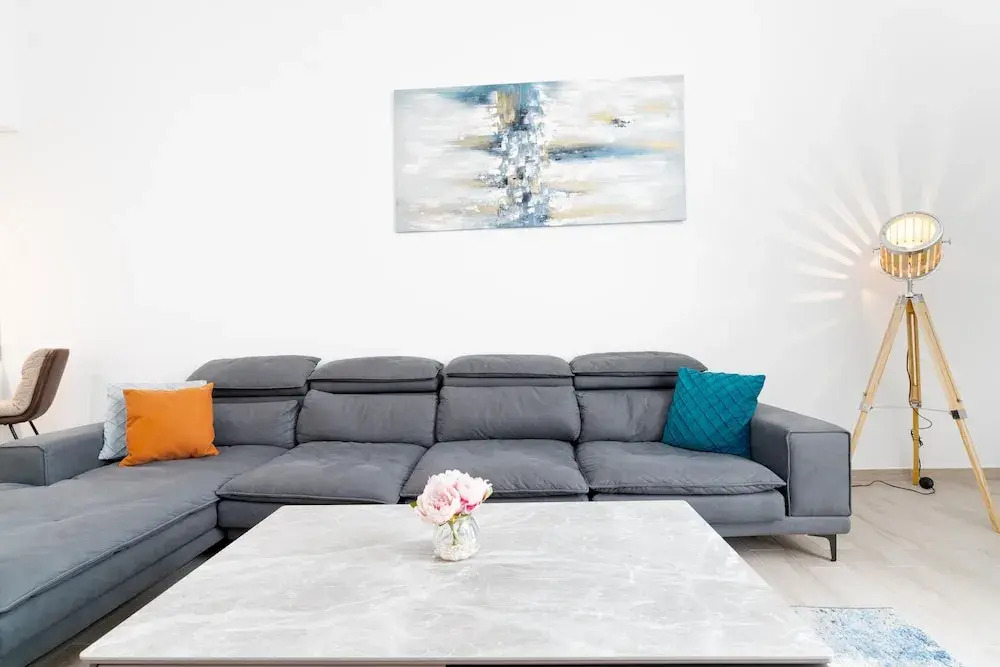 Дубай: Whitesage - Stylish Retreat in JVC with Designer Swimming Pool