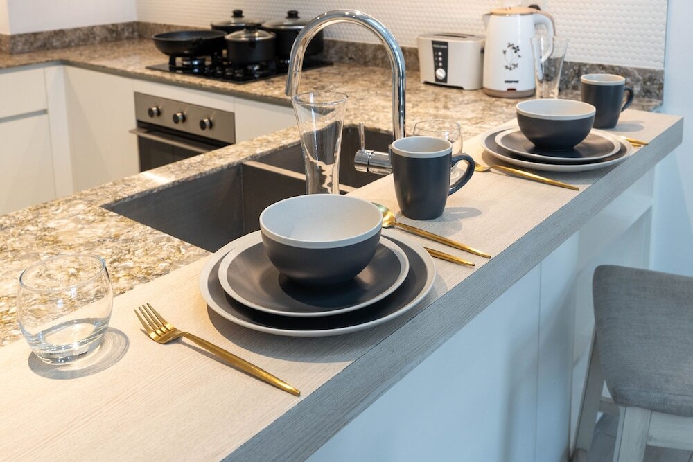 Дубай: Whitesage - Stylish Retreat in JVC with Designer Swimming Pool