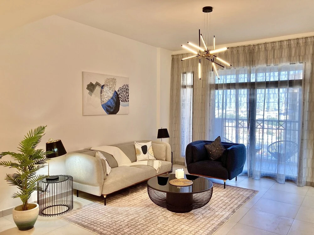 Дубай: SuperHost - Lavish Condo with Burj View, Steps From Sea