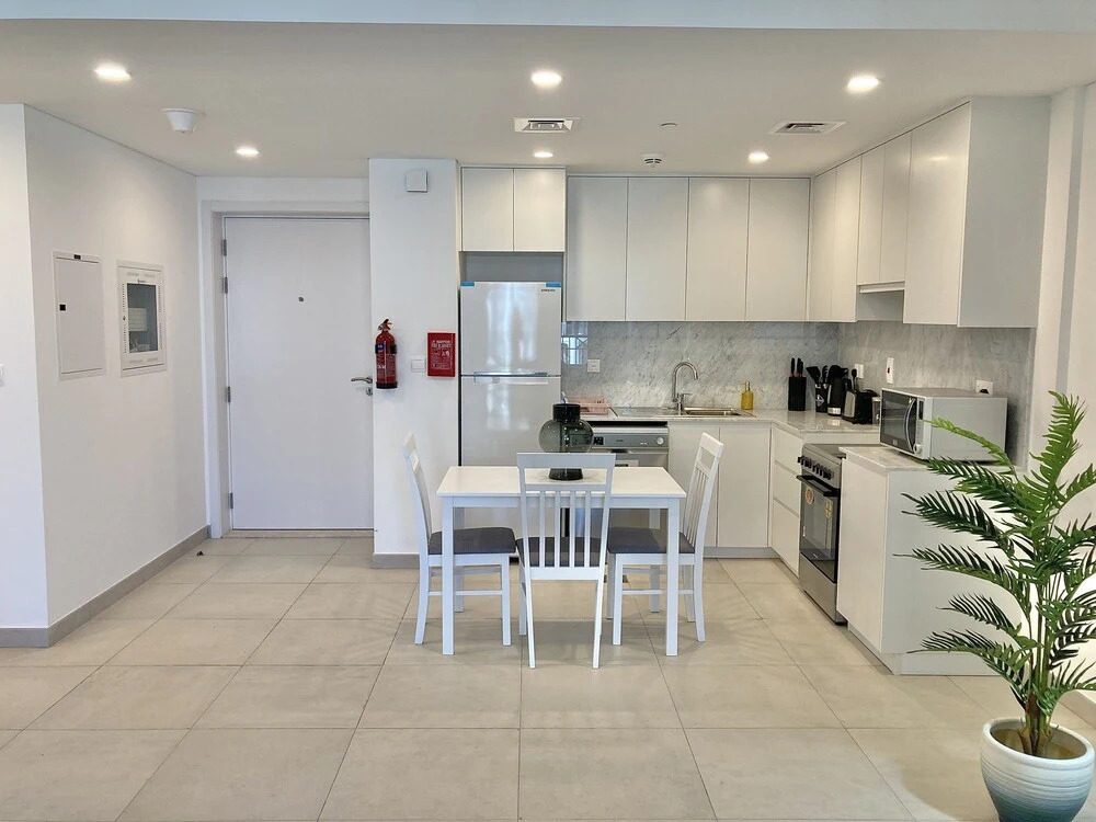 Дубай: SuperHost - Lavish Condo with Burj View, Steps From Sea