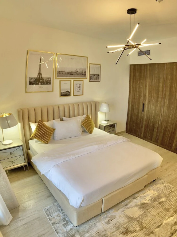 Дубай: SuperHost - Lavish Condo with Burj View, Steps From Sea