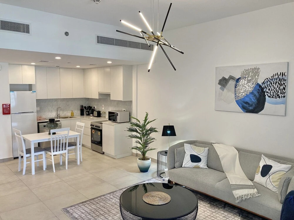 Дубай: SuperHost - Lavish Condo with Burj View, Steps From Sea