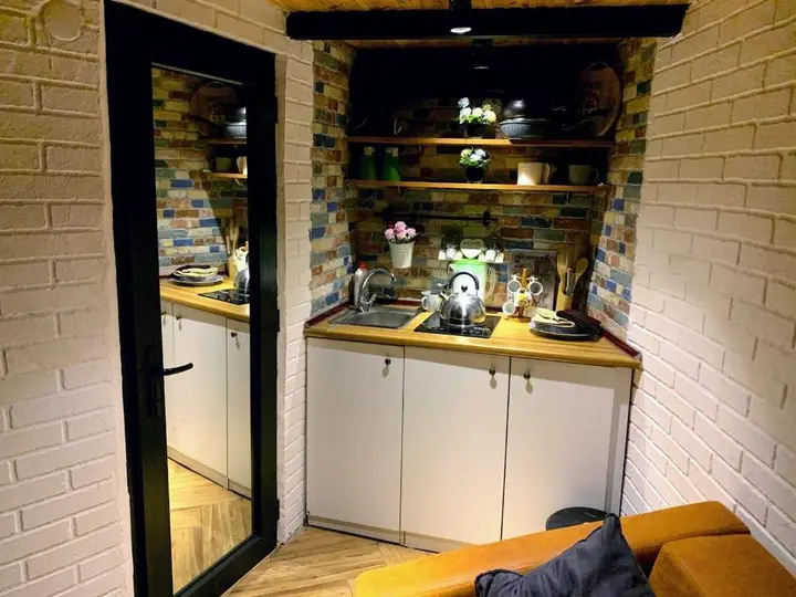 Tiny Apartment in Italian Courtyard — фото 1