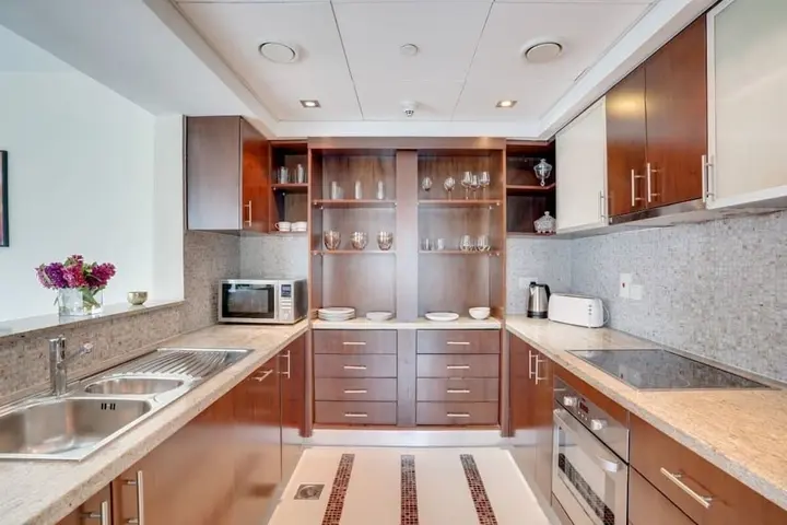 Дубай: Modern Apartment in Dubai Marina Amazing Pool!