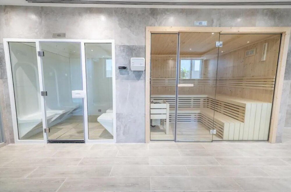 Дубай: SuperHost - Spacious Apartment In Business Bay With Canal View