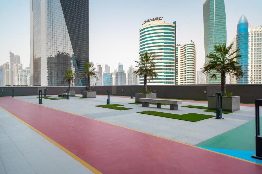 Дубай: SuperHost - Spacious Apartment In Business Bay With Canal View