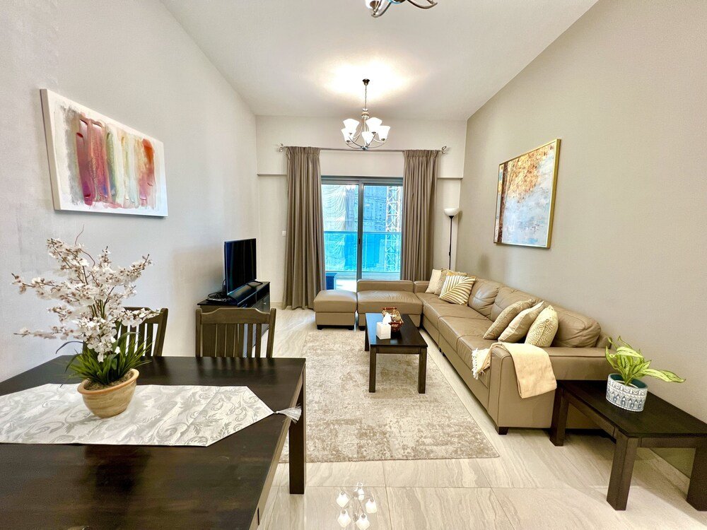 Дубай: SuperHost - Spacious Apartment In Business Bay With Canal View