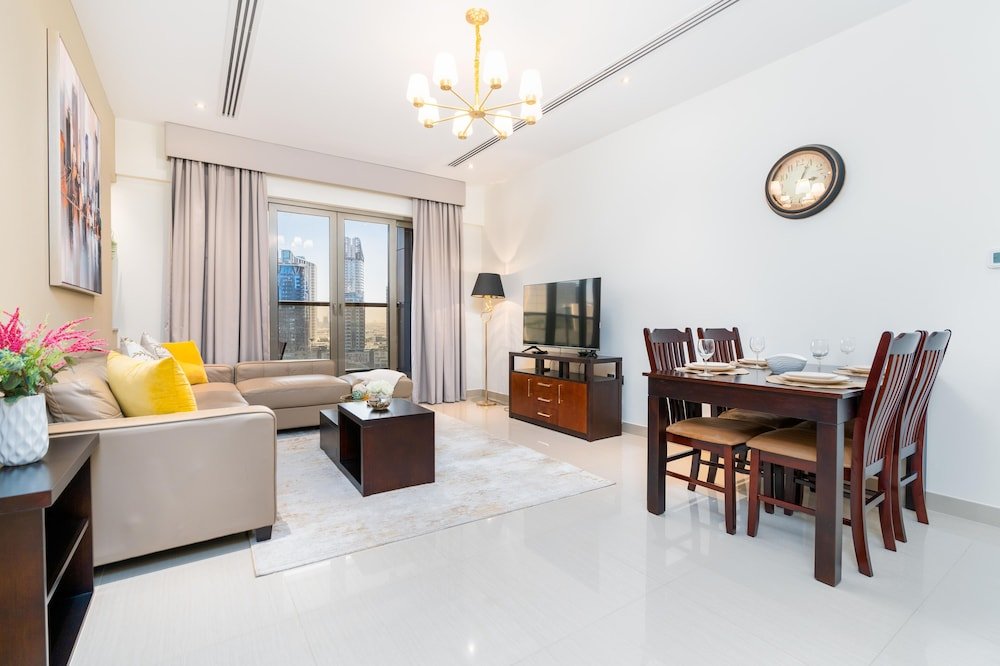Дубай: Whitesage - Wide City Views From This Large Condo With Balcony