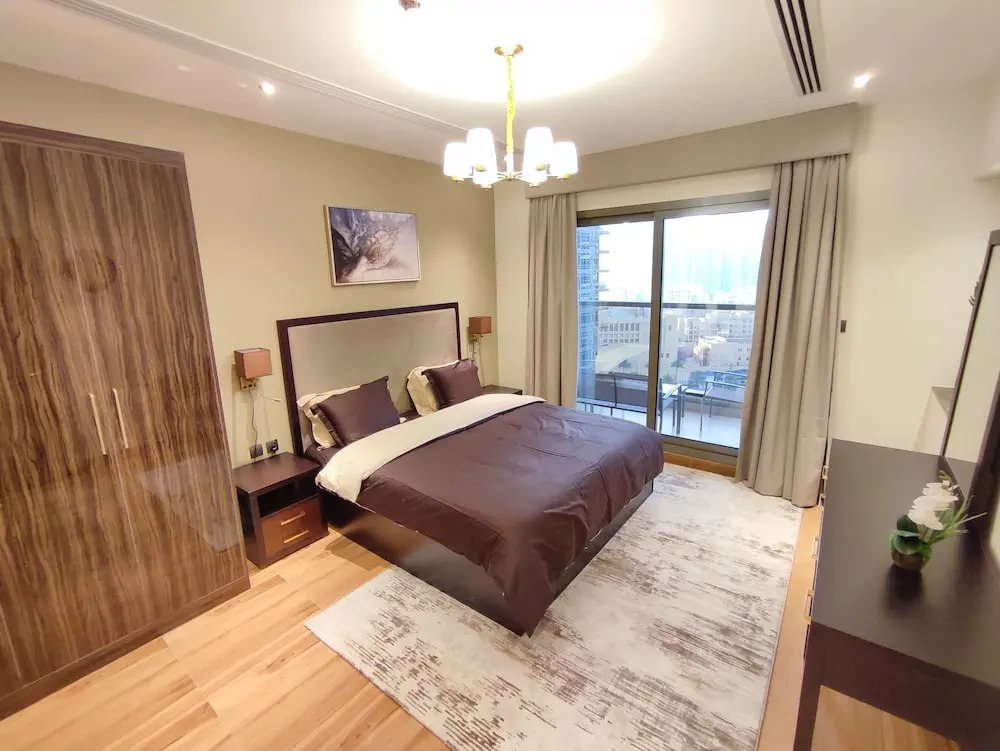 Дубай: SuperHost - Downtown Apartment With Charming Park Views