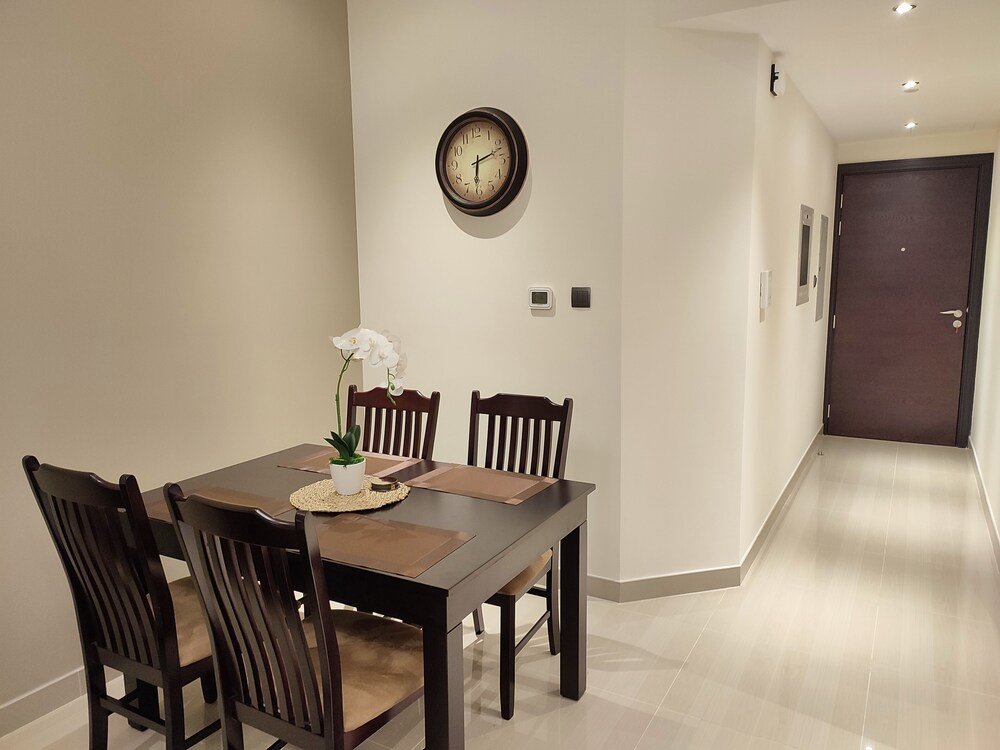 Дубай: SuperHost - Downtown Apartment With Charming Park Views