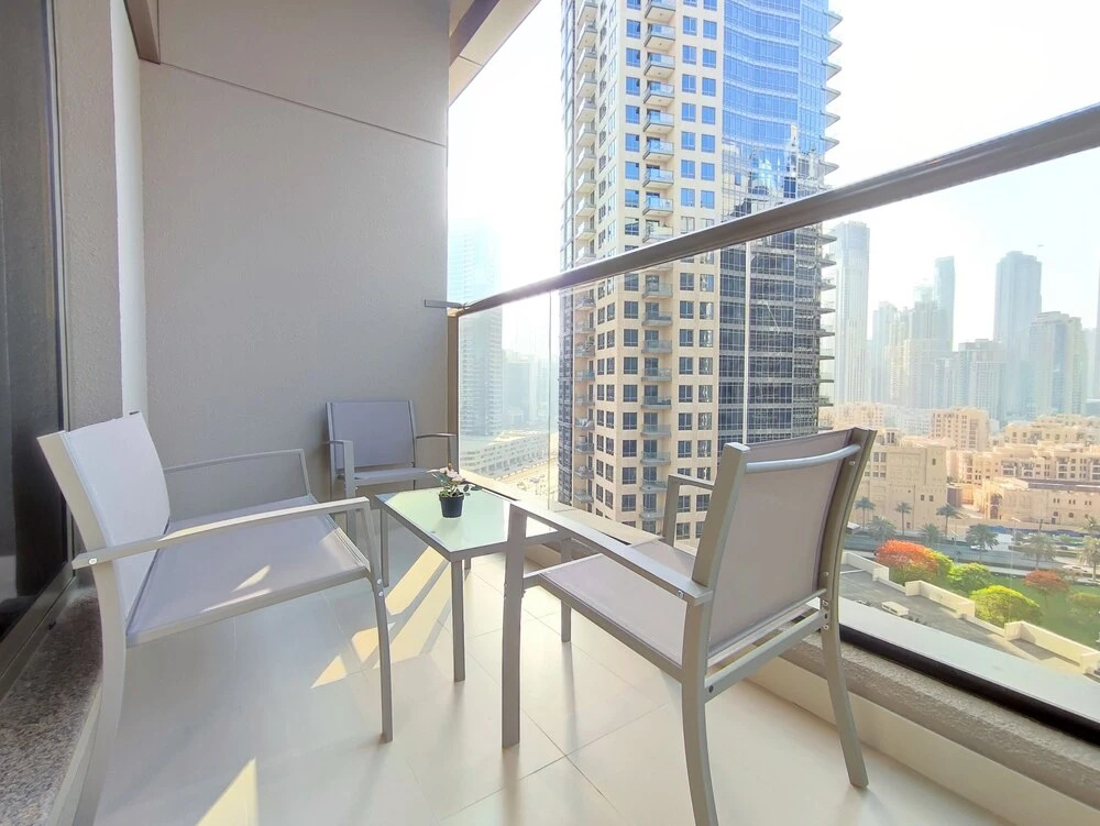 Дубай: SuperHost - Downtown Apartment With Charming Park Views