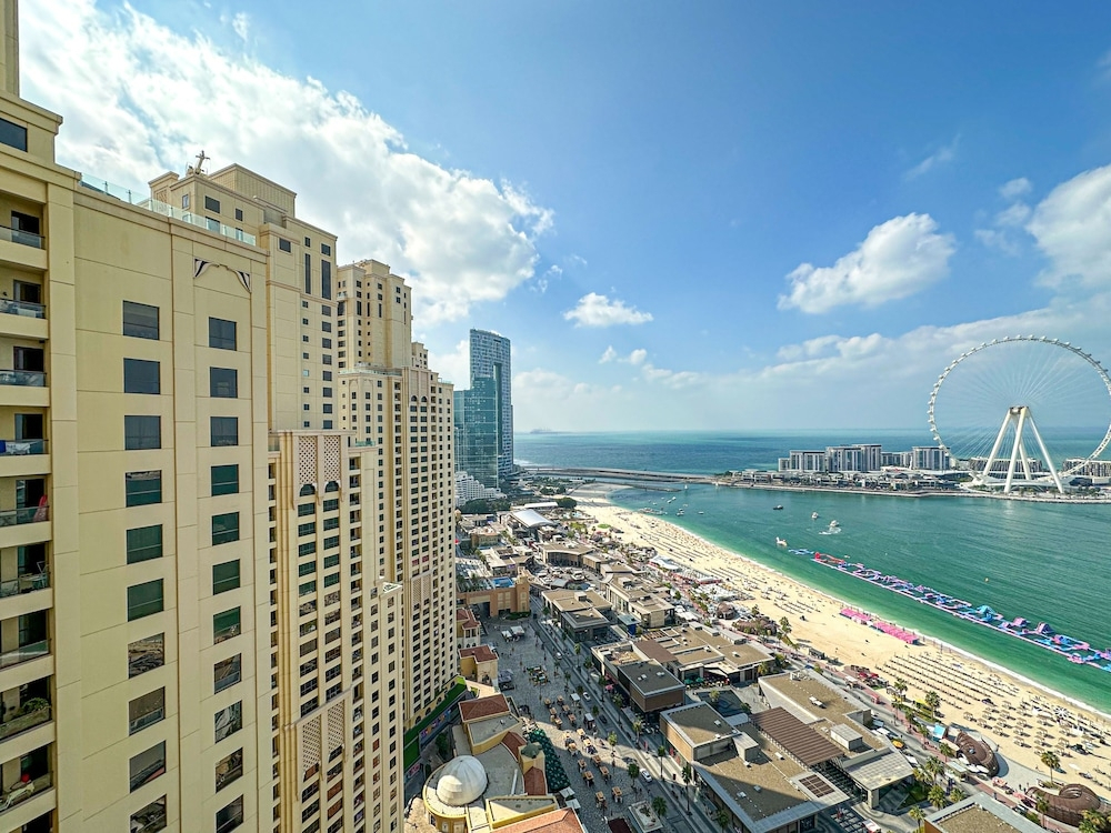 Дубай: Luxurious apartment with sea view in Address JBR