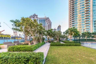 Дубай: Yanjoon Holiday Homes - Burj Vista Apartments