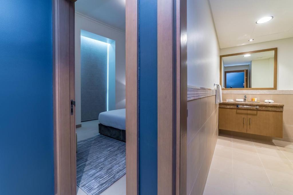 Дубай: Yanjoon Holiday Homes - Burj Vista Apartments