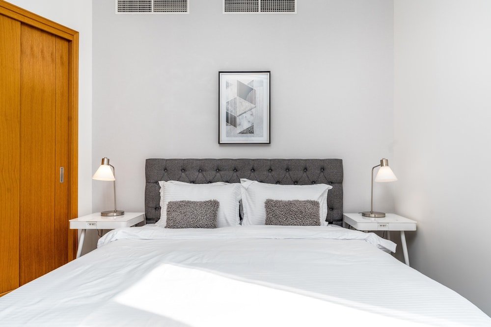 Дубай: Whitesage - Modern and Unique Apartment with Fountain Views